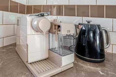 Absolute Beachfront Sandy Feet 2 Upstairs 2 Bedroom Apartment Beach Stayz Semaphore - Maitland Accommodation 4