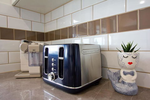 Absolute Beachfront Sandy Feet 2 Upstairs 2 Bedroom Apartment Beach Stayz Semaphore - Maitland Accommodation 3