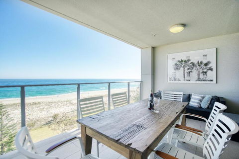 Absolute Kirra By EcoTime - Maitland Accommodation 0