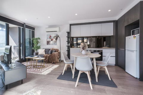 Absolute Luxury 1br Apt Mq Poolgym - Maitland Accommodation 0