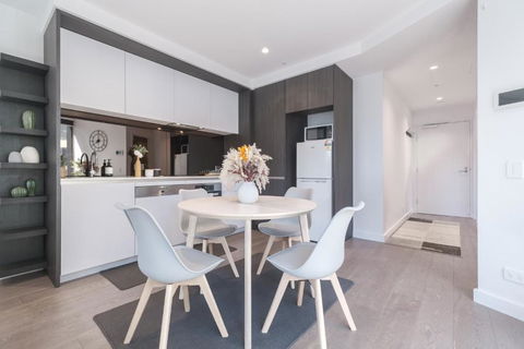 Absolute Luxury 1br Apt Mq Poolgym - Maitland Accommodation 3