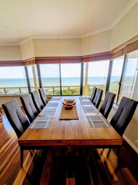 Absolute Oceanfront Escape - Maitland Accommodation 2