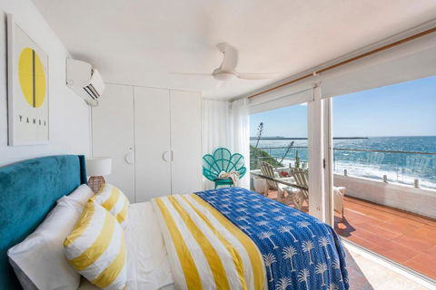 Absolute Oceanfront Yamba - Oceanstays - Maitland Accommodation 4