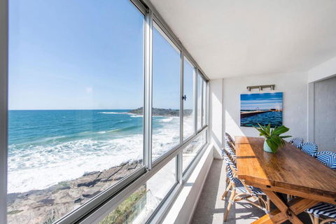 Absolute Oceanfront Yamba - Oceanstays - Maitland Accommodation 3