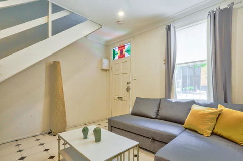 Affordable 3 Bedroom House Darlinghurst With 2 E-Bikes Included - Maitland Accommodation 2