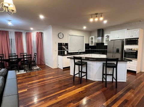 Affordable Getaways - Maitland Accommodation 0