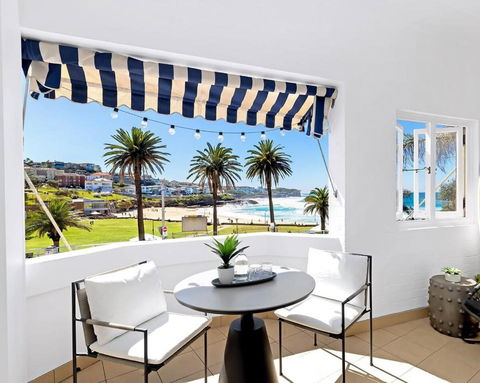 Absolute Seafront Bronte - Maitland Accommodation 1