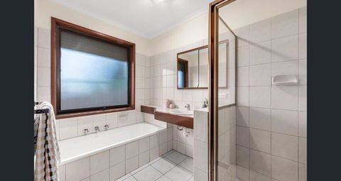 A Room In Mill Park - Maitland Accommodation 2