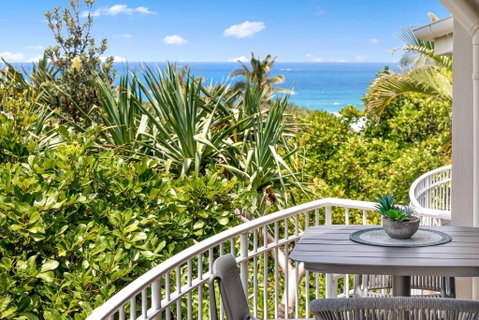 Andari Apartment 2, Sunshine Beach, Beachfront Street And Just Steps To Surf-club - Maitland Accommodation 0