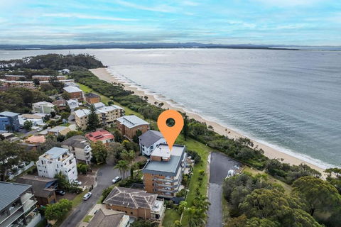 Albacore 3 Waterfront Pool Lift And Views - Maitland Accommodation 1