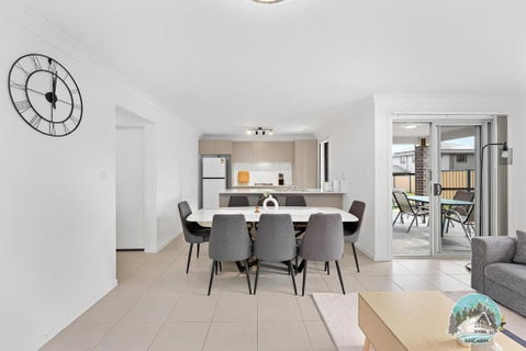 Aircabin - Edmondson Park - 4 Beds Compy House - Maitland Accommodation 0
