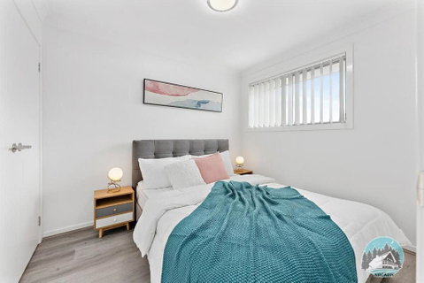 Aircabin - Edmondson Park - 4 Beds Compy House - Maitland Accommodation 3