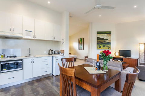 Aireys Inlet Getaway - Maitland Accommodation 1