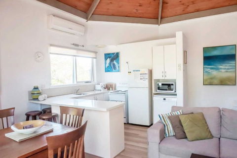 Aireys Inlet Getaway - Maitland Accommodation 2