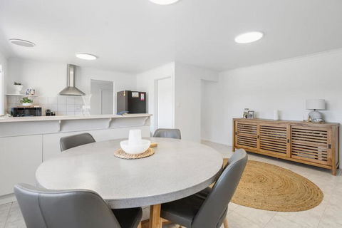 Albatross-96 Albatross Ave Hayborough - No Linen Included - Maitland Accommodation 0