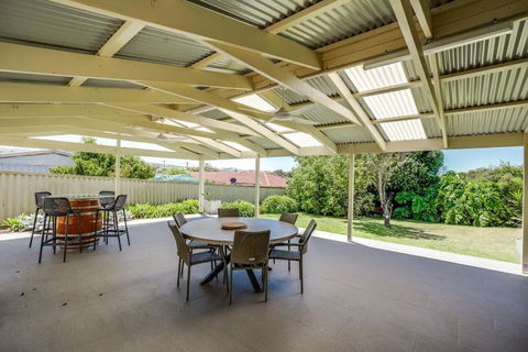 Albatross-96 Albatross Ave Hayborough - No Linen Included - Maitland Accommodation 1