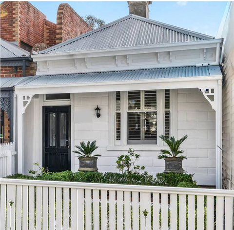 Albert Park Bespoke Brilliance 4Bed 2Bath - Maitland Accommodation 0