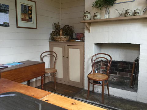Albion Cottage - Maitland Accommodation 4