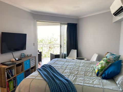 Alex Heads Beachfront Resort King Bed Studio Room - Maitland Accommodation 4