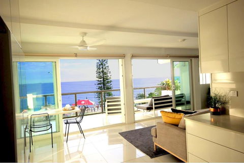 Alexandra Headland Ocean Dream - Stunning View ZA6 - Maitland Accommodation 0