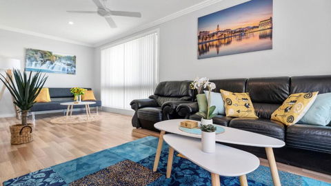 Alka Beach House - Maitland Accommodation 1