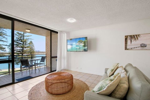 Allamanda, Unit 11, 32 Esplanade, Bulcock Beach - Maitland Accommodation 1