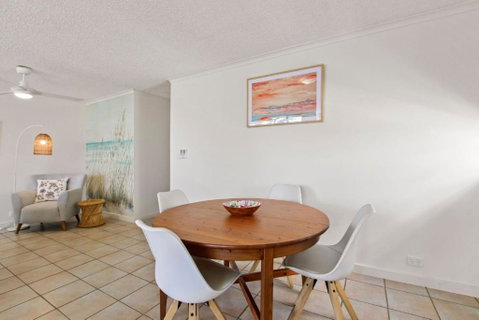 Allamanda, Unit 11, 32 Esplanade, Bulcock Beach - Maitland Accommodation 3