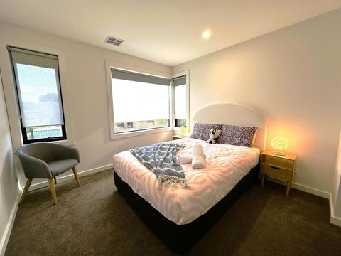 Altona Entire 3 Bedrooms House - Maitland Accommodation 3