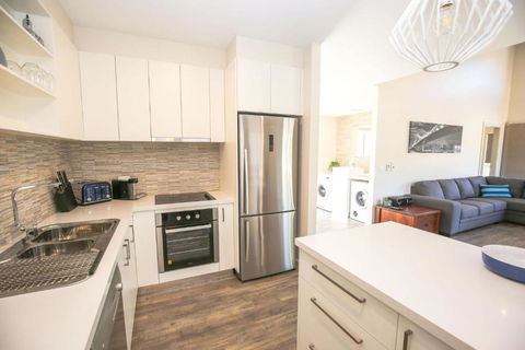 Amber Mist Villa - One - Maitland Accommodation 4