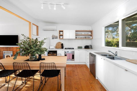Anglesea Beach House 2 - Maitland Accommodation 1