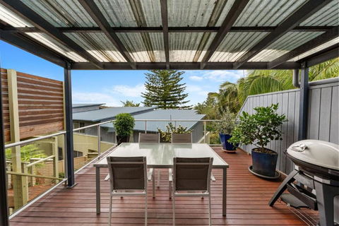 Angourie Blue 5 - Ocean Views - Maitland Accommodation 3