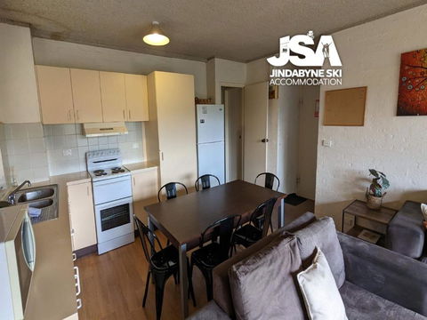 Alpine Mountain View Kirwan 48 - Maitland Accommodation 2