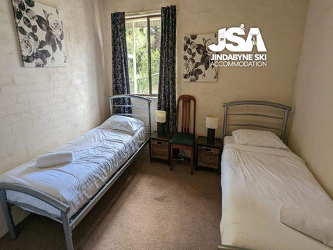 Alpine Mountain View Kirwan 48 - Maitland Accommodation 4