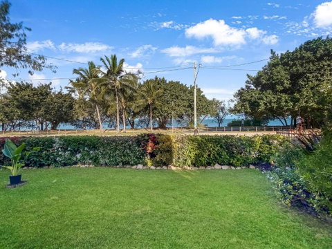 Arcadia Beach Unit 1 - Maitland Accommodation 2
