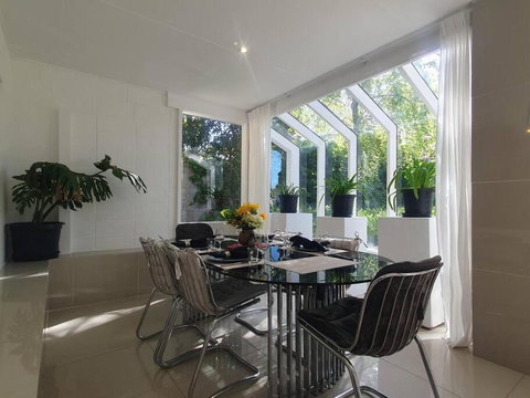 Architectural Comfy 2B&2B Home With A Garden View Close To A Lake And Yarralumla Shopping Centre - Maitland Accommodation 3