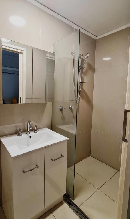 Architectural Comfy 2B&2B Home With A Garden View Close To A Lake And Yarralumla Shopping Centre - Maitland Accommodation 2