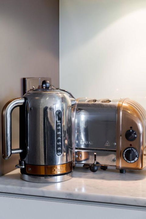 Architectural Home, Pool Oasis/ Steps From Trendy Chapel St. - Maitland Accommodation 4