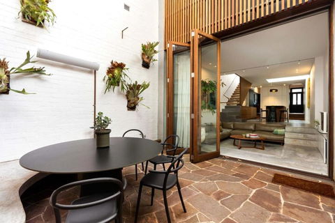 Architecture Designed Terrace - Maitland Accommodation 2