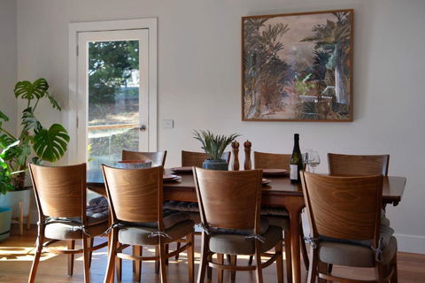 Away - Maitland Accommodation 4