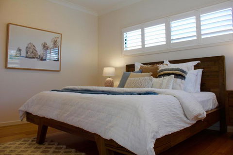 Ayada Villa - Pet Friendly - 1 Min To Beach - Maitland Accommodation 3