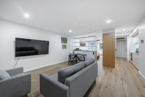 Architectural Delight On Lonsdale - Maitland Accommodation 2