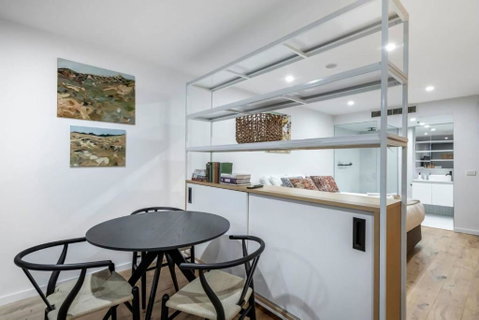 Architectural Delight On Lonsdale - Maitland Accommodation 3