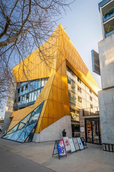 Architectural Delight On Lonsdale - Maitland Accommodation 1