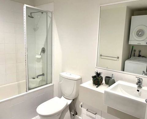 Astral Apartments - Perfectly Located 2 Bedroom Apartment In St Kilda - Maitland Accommodation 4