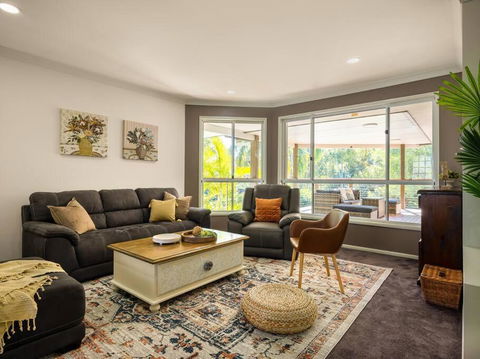 Arcadia 5BR Golfside Parkview Mansion-Tranquil, Huge Deck - Maitland Accommodation 0