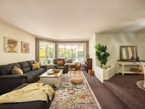 Arcadia 5BR Golfside Parkview Mansion-Tranquil, Huge Deck - Maitland Accommodation 3