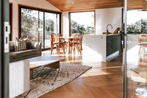 B E R T I E - Central Bicheno - Maitland Accommodation 0