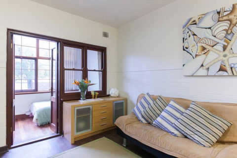 B3 Crawley Apartment 1 BRM & Sleepout Near UWA - Maitland Accommodation 3