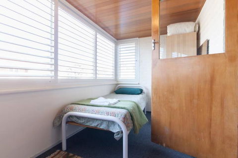 B8 Crawley Apartment 1 BRM & Sleepout Near UWA - Maitland Accommodation 4