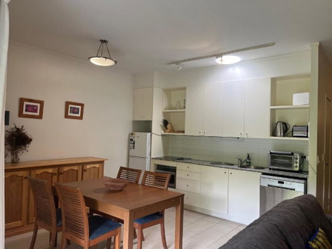 Baden 57 - Rainbow Shores Pools - Tennis Court - Walk To Beach - Aircon - Maitland Accommodation 1